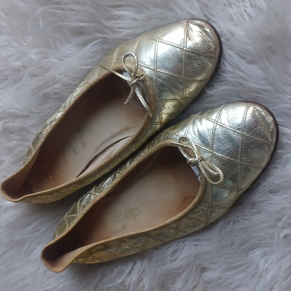 CHANEL Gold Quilted Leather Ballet Flats with Bow
